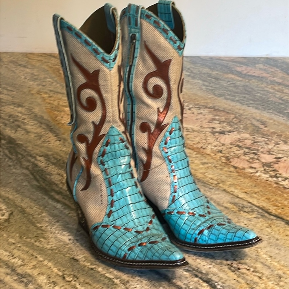 Donald J. Pliner Western Design Boots 
Size 8